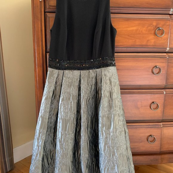 Carmen Marc Valvo party dress - Picture 6 of 7